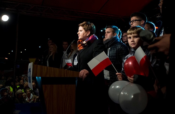PiS wygrał wybory parlamentarne 2015. Co to oznacza dla polskiej gospodarki [TABELA]